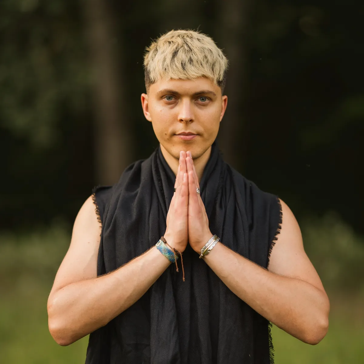 Dominik Földi's picture in prayer pose