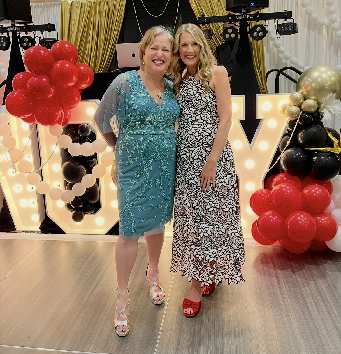 women networking together 