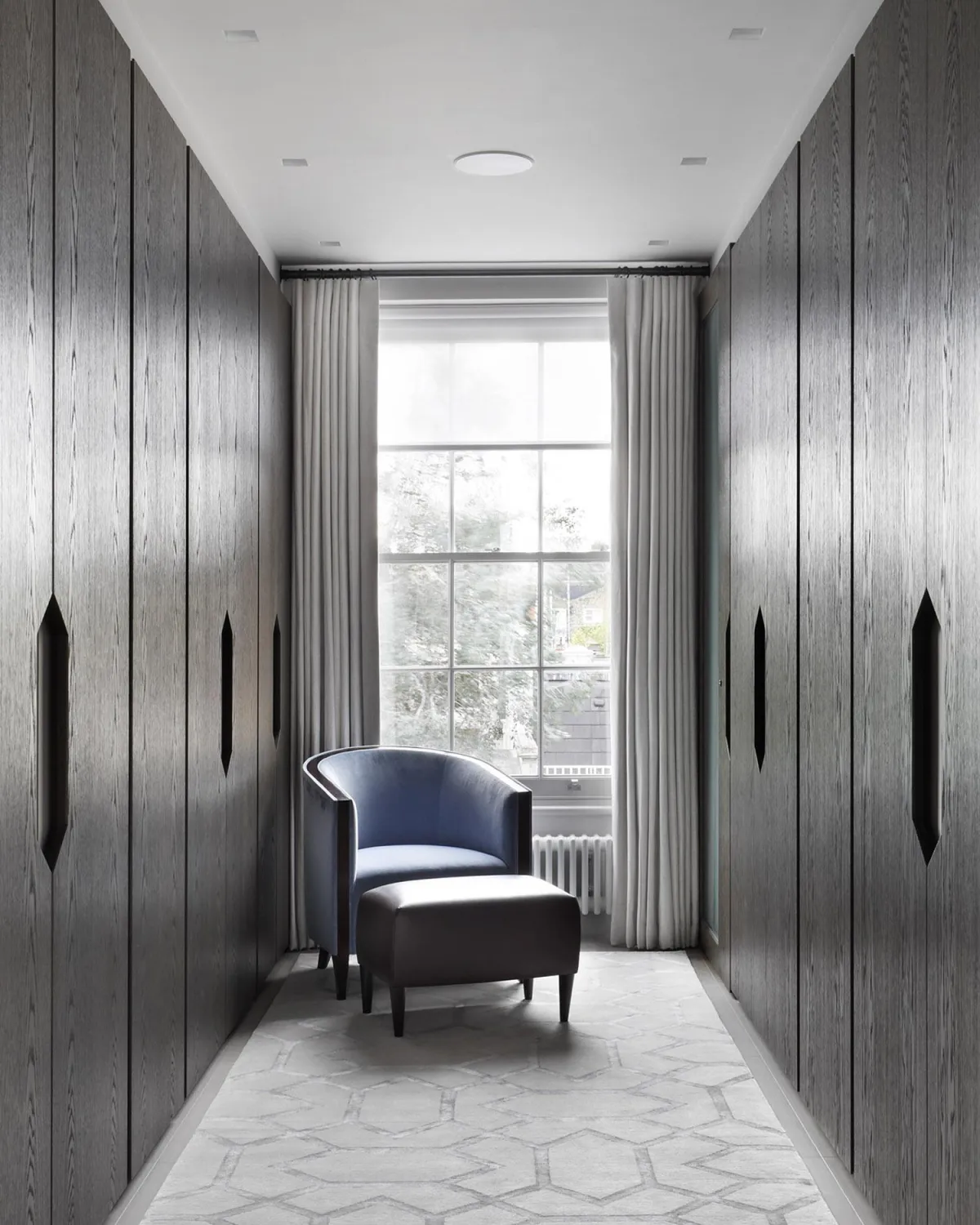 Walk In Wardrobe - Victorian Terraced House - Chelsea London