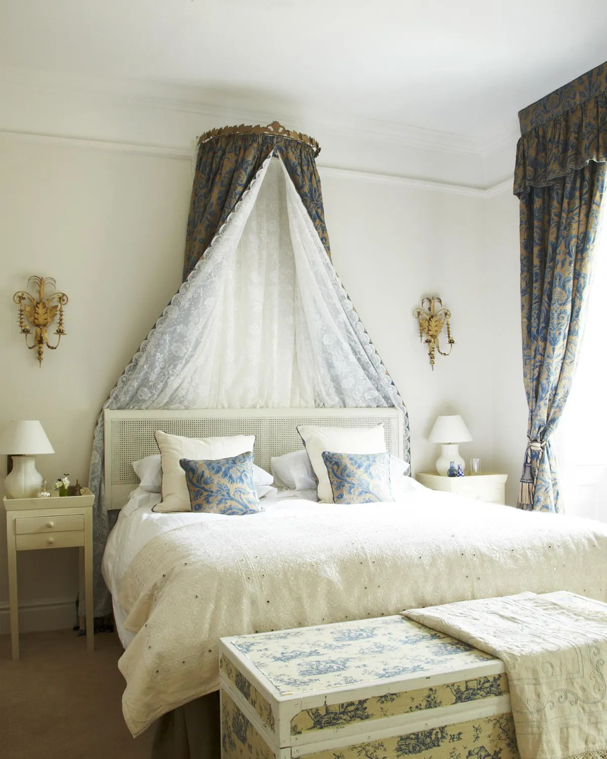 Bedroom - Poundon House Hotel - Bicester Oxfordshire