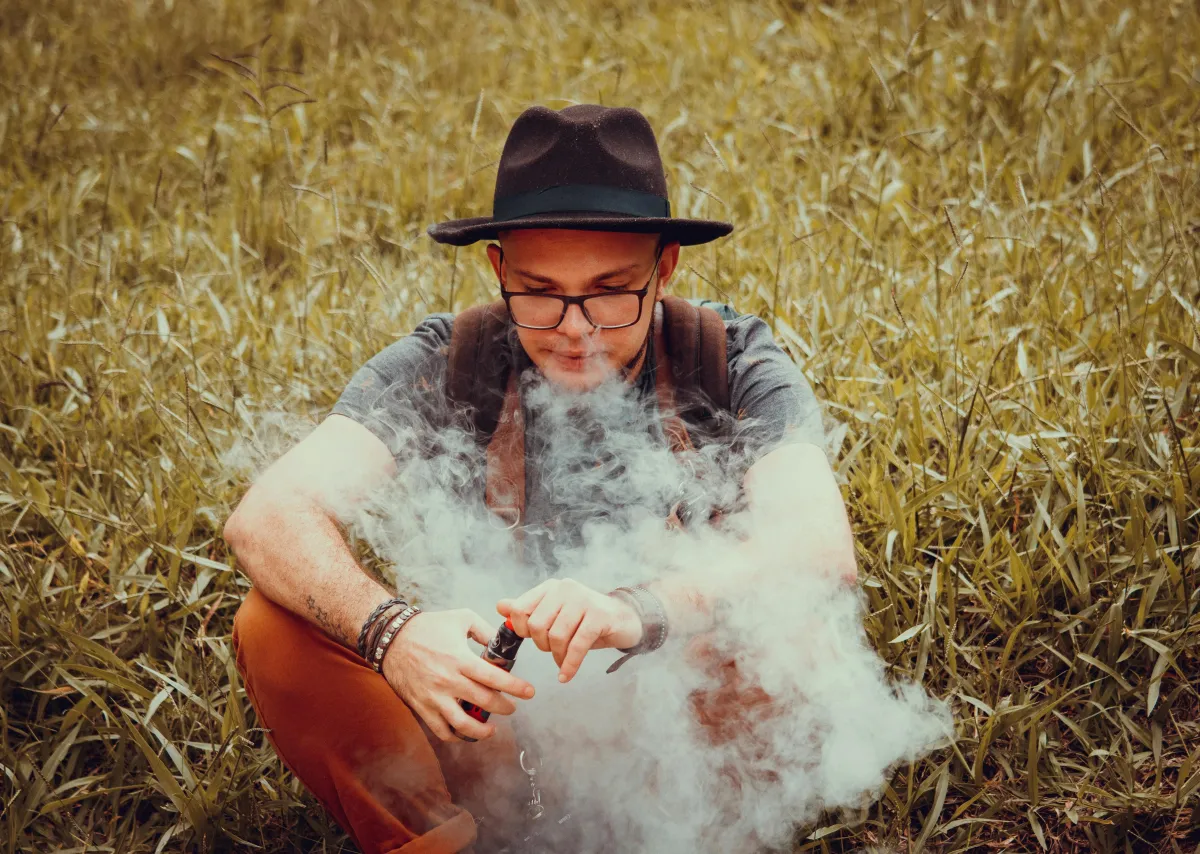 Graphic Image of a Smoke Shop Delivery In Mansfield, Texas