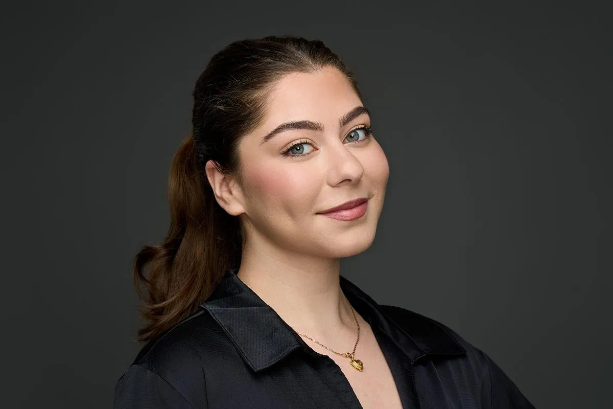 Professional Real Estate Agent Hadshot