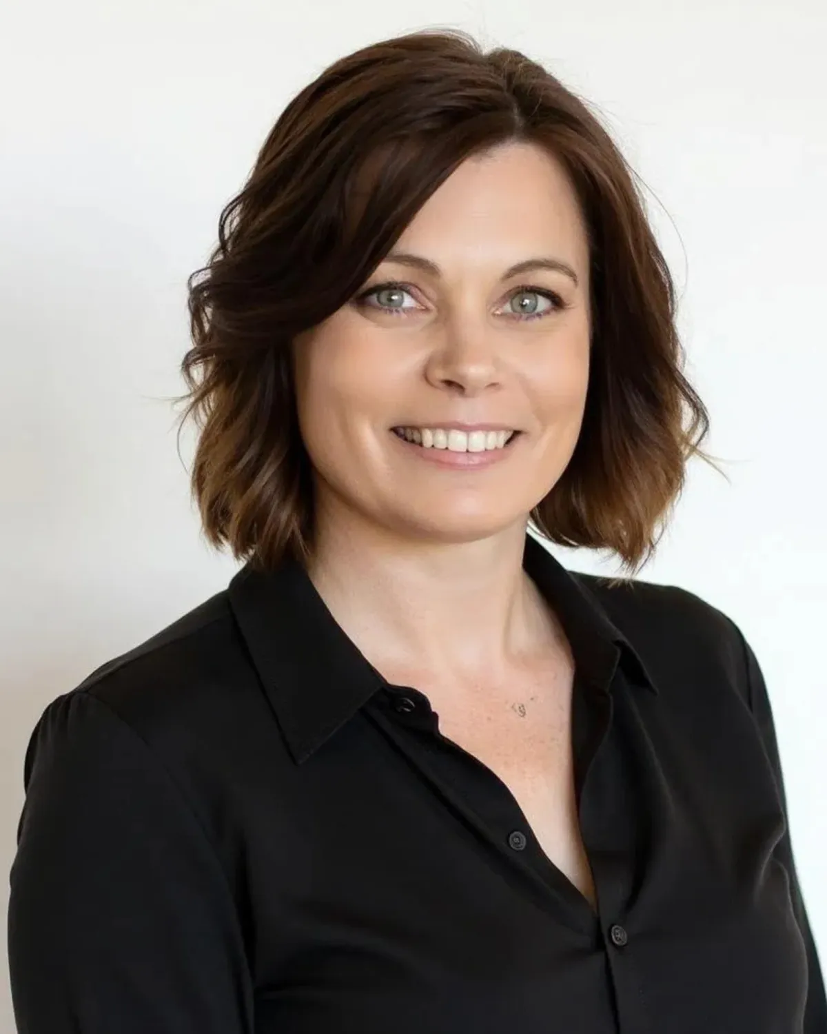 Kylie, as a bookkeeper, now engages with clients, managing and promoting her business.