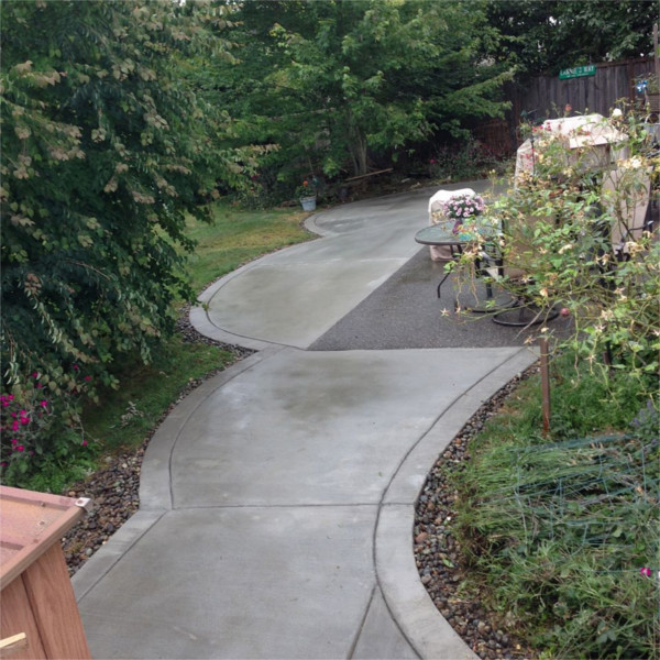 Federal Way Concrete builds and installs Driveway