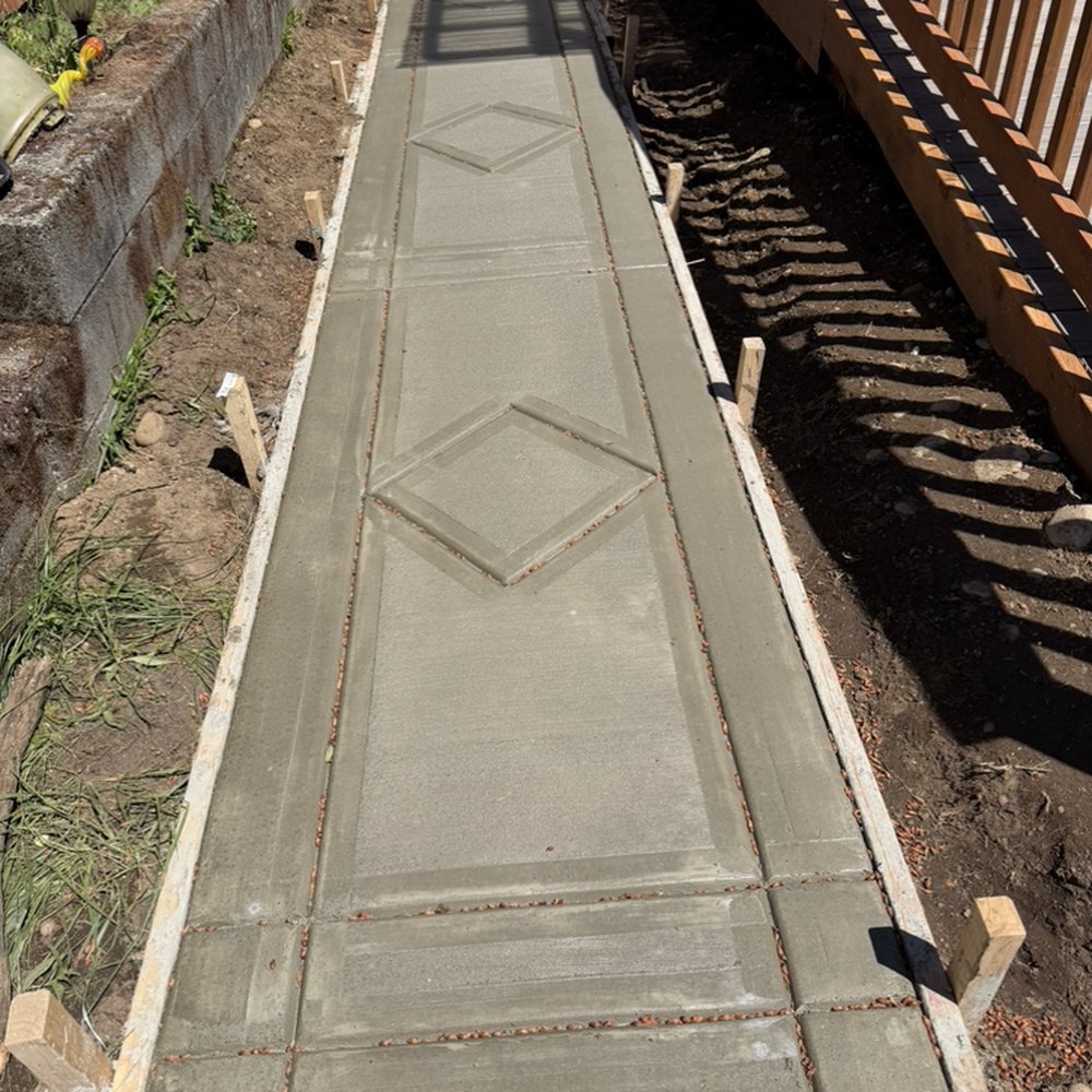 Federal Way Concrete builds and installs Walkway
