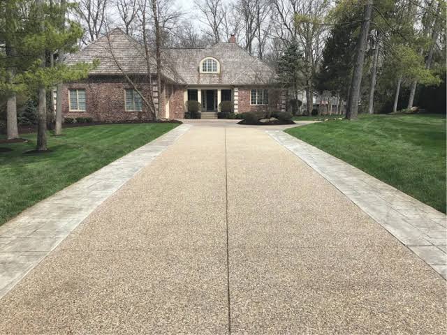 Federal Way Concrete builds and installs Driveway
