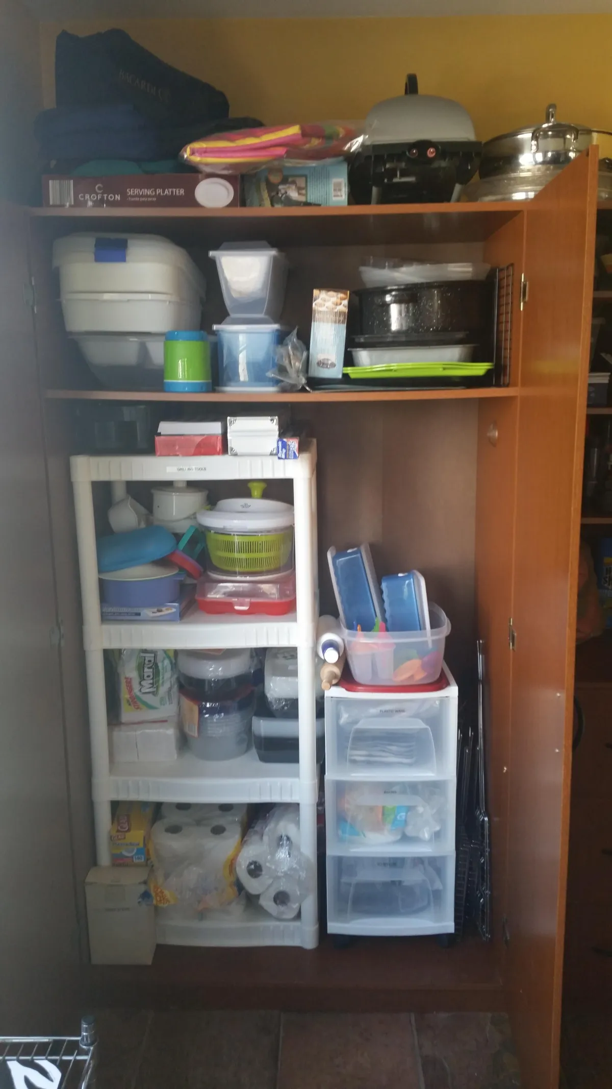kitchen pantry - after professional home organizing with Organizing Your Chaos