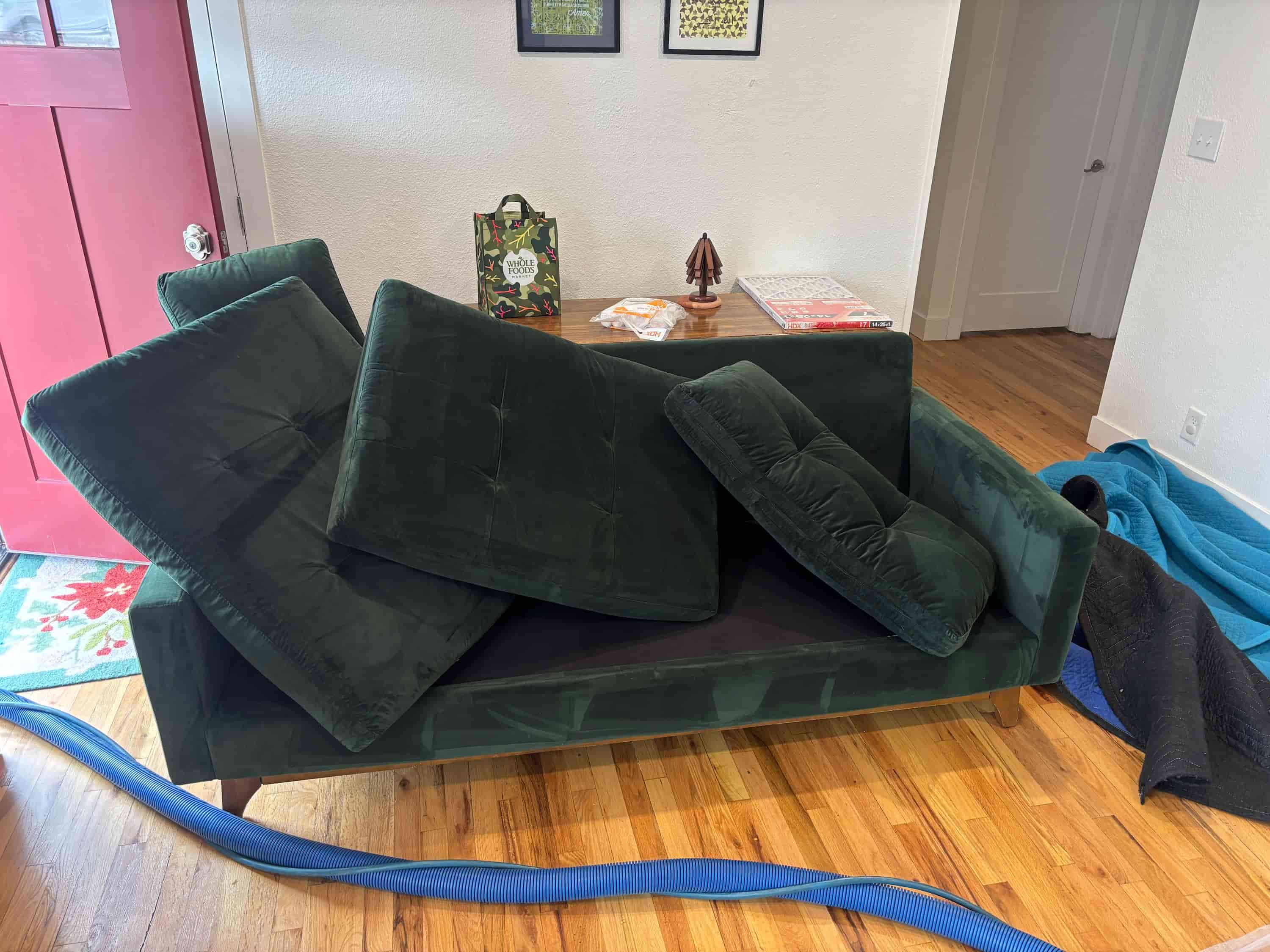 She Bought a Sectional on Facebook Marketplace. We Were There by 7 AM.
