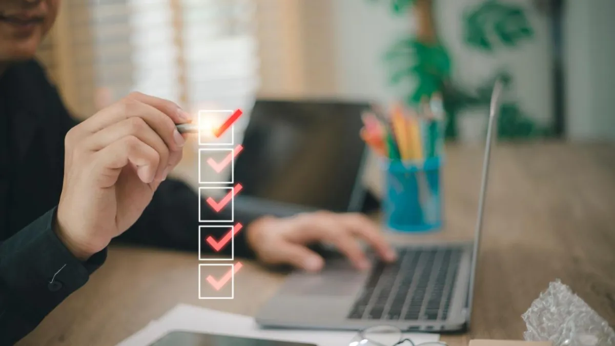 End-of-year HR checklist for employers to review compliance and workforce updates