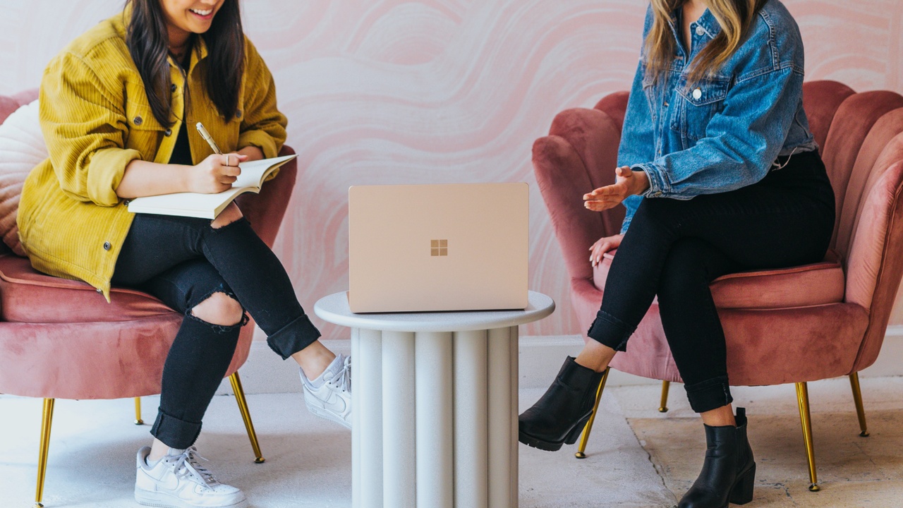 HR recruiting process connecting businesses with qualified job candidates