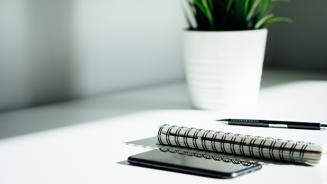 Steps to create or update an employee handbook for workplace policies