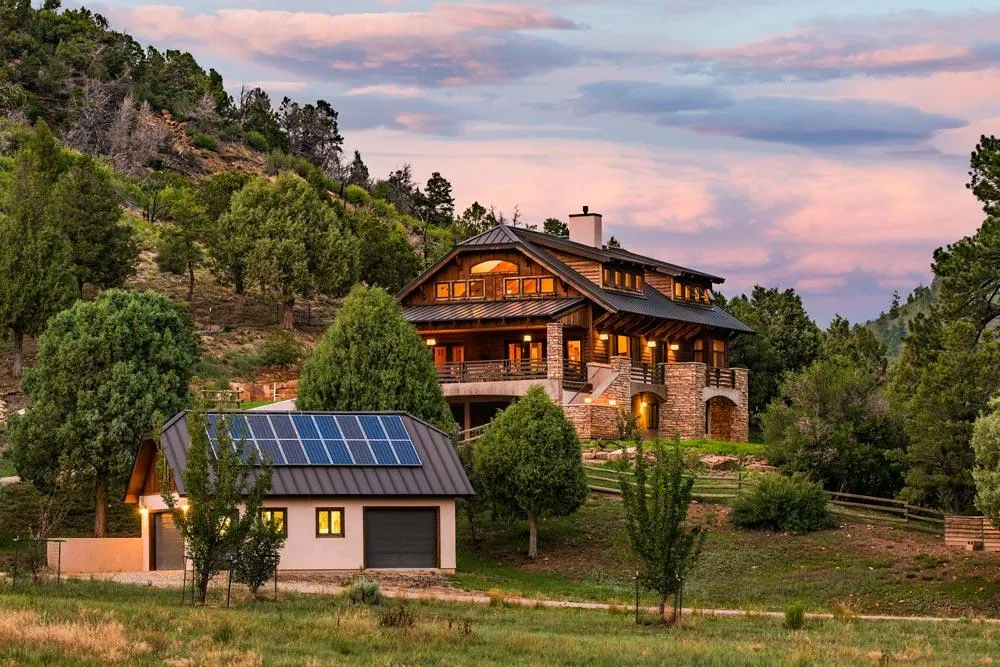 Craftsman style home in a valley