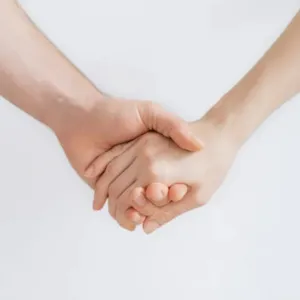 Danielle Aubrey Smith empowering women to rise after heartbreak