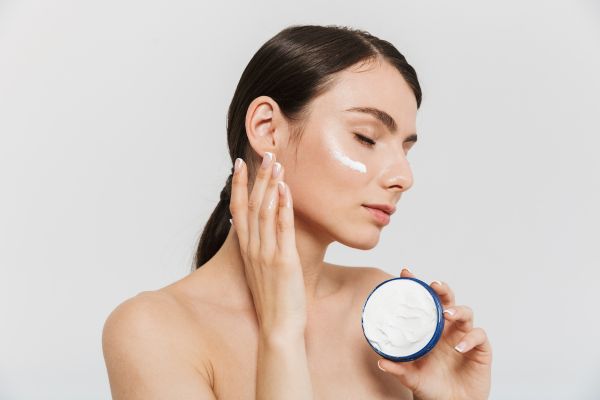 Simple Daily Skincare: A Beginner's Guide to Healthy, Glowing Skin