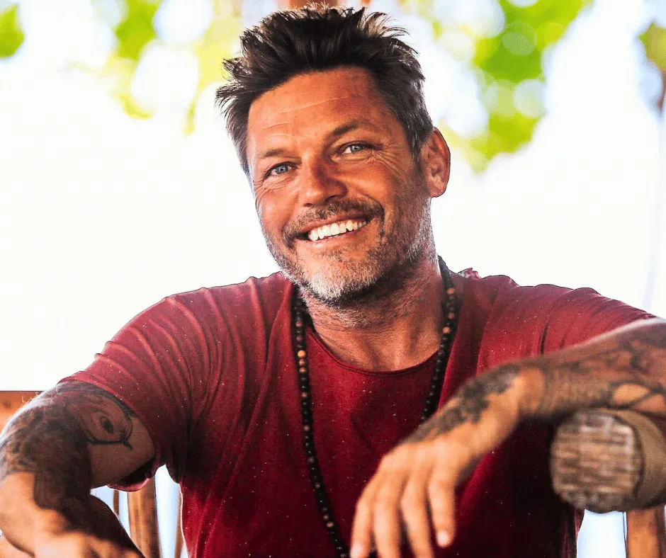 Brett Shuttleworth Profile