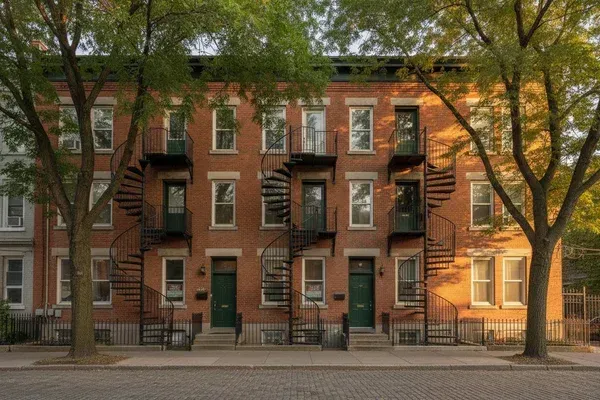 Vendre un plex à Montréal: ce qui change par rapport à une maison