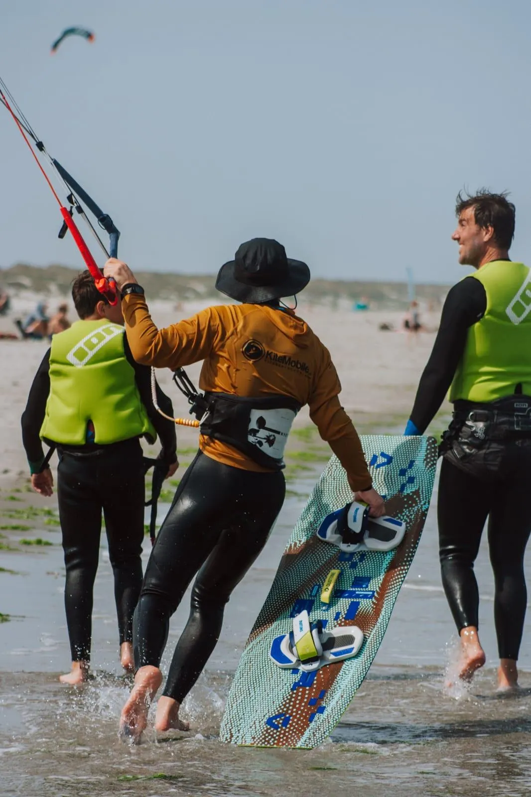 workum kitesurfschool kitemobile met kitesurf instructeurs