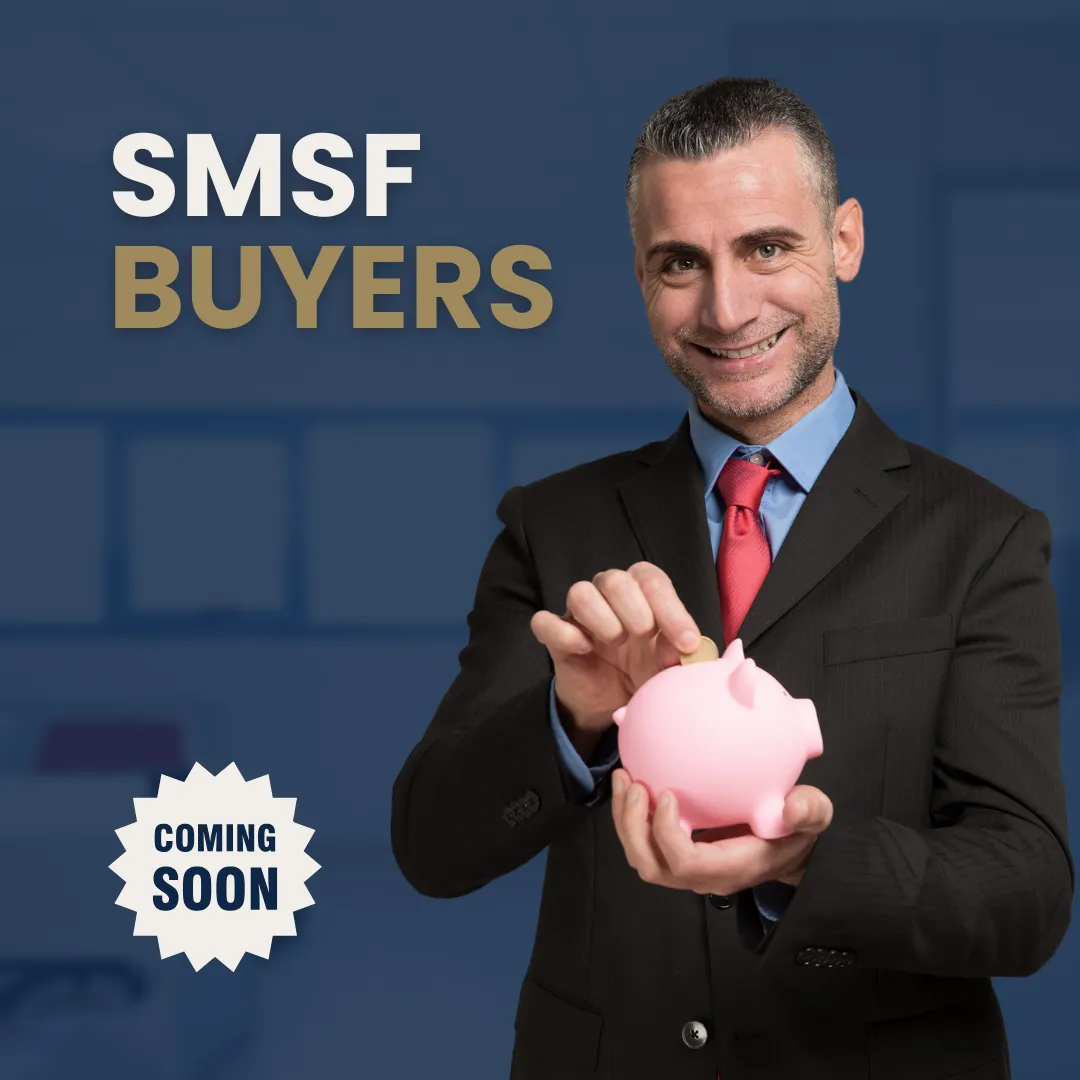 Man in suit holding a pink piggy bank, representing EstateSeeker.ai’s free SMSF property course for Australians using superannuation to invest in real estate smarter and safer