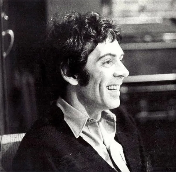 Paul J Curtis headshot