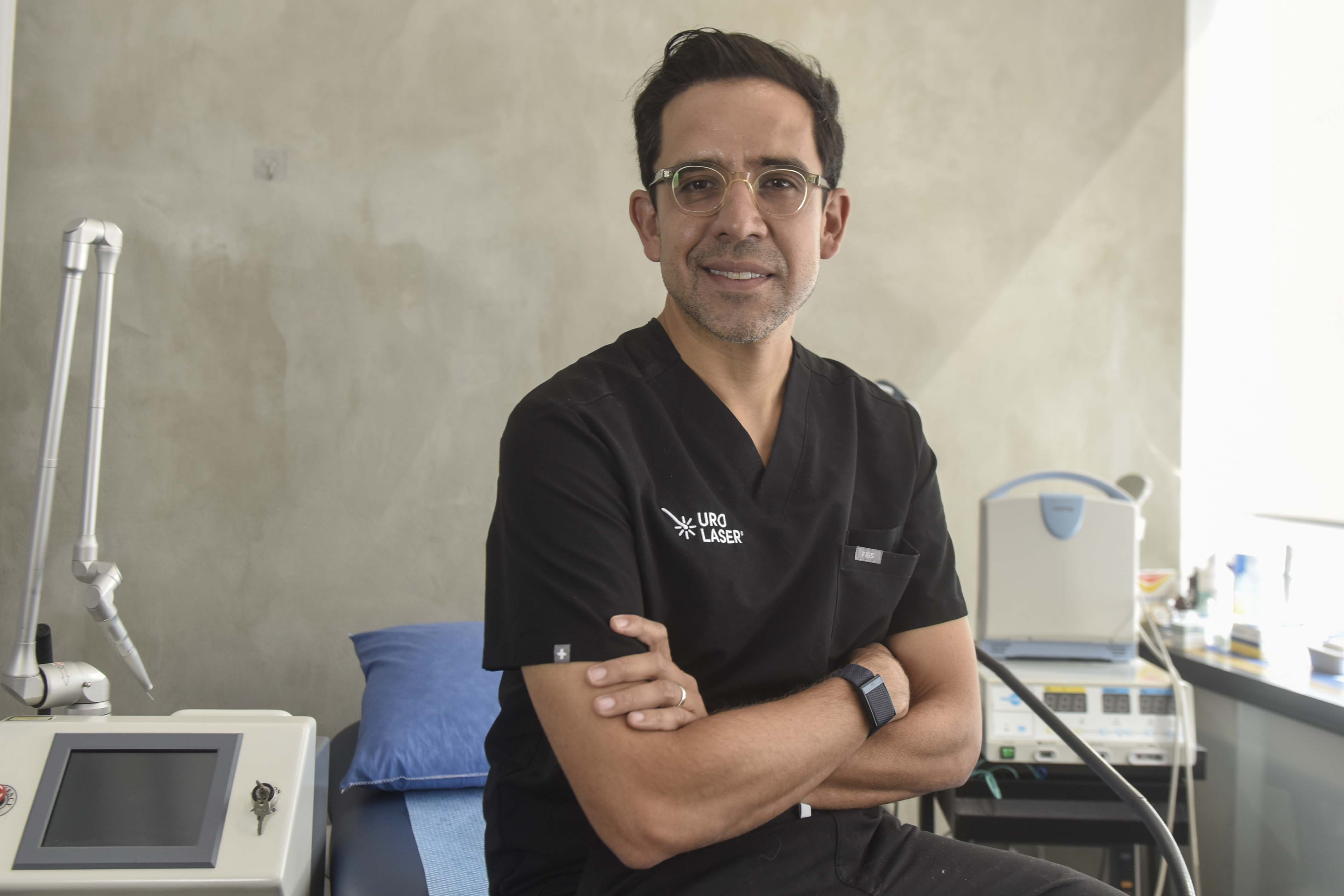 Dr. Alejandro Arosemena, cirujano plástico en Panamá