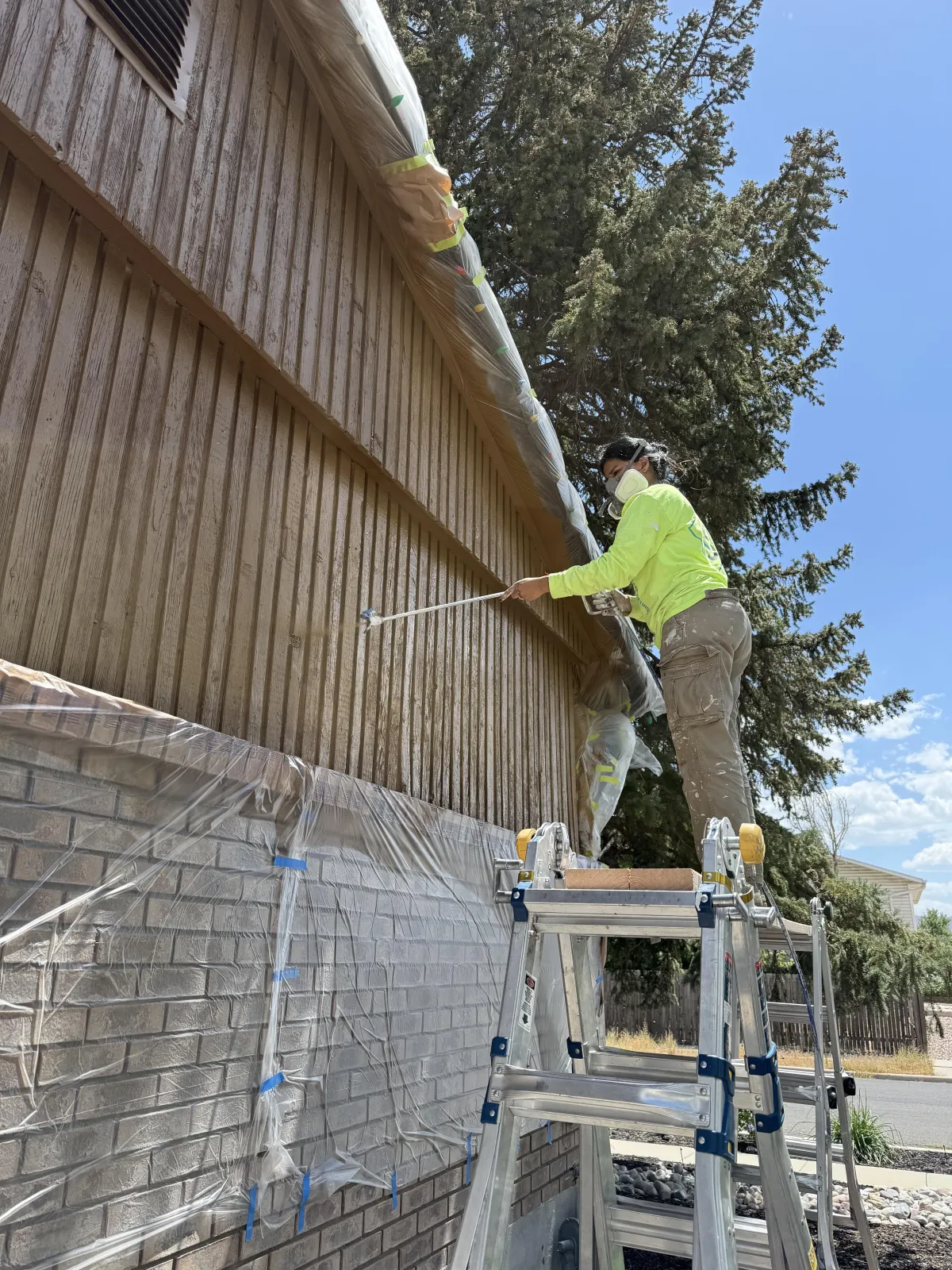 ELI7 Builders team working on a project