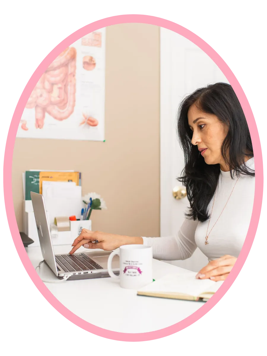 Happy mompreneur client celebrating successful course launch with GlowUp Funnels done-for-you systems