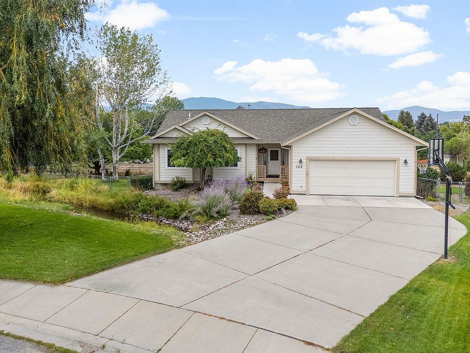Missoula Concrete builds and installs driveways.