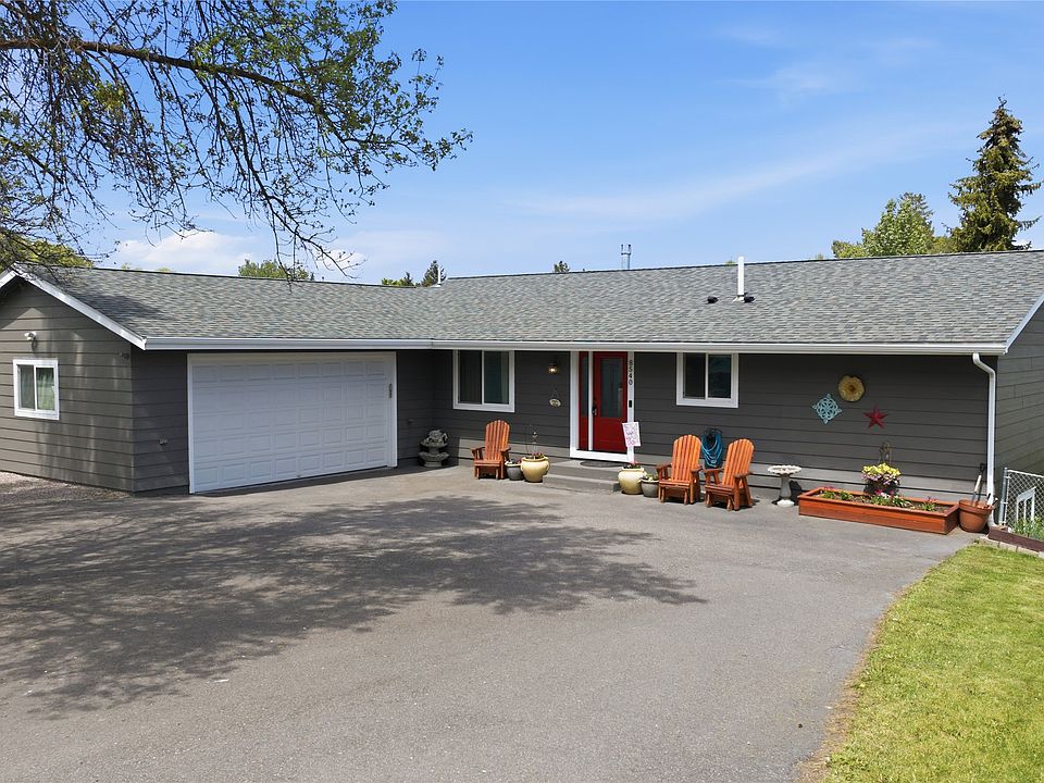 Missoula Concrete builds and installs driveways.