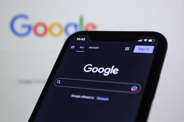 Phone displaying a google search engine page
