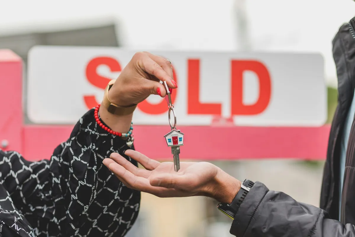 Step 3 – Schedule your hassle-free closing with Clutch City Homebuyers and get paid in as little as 7 days