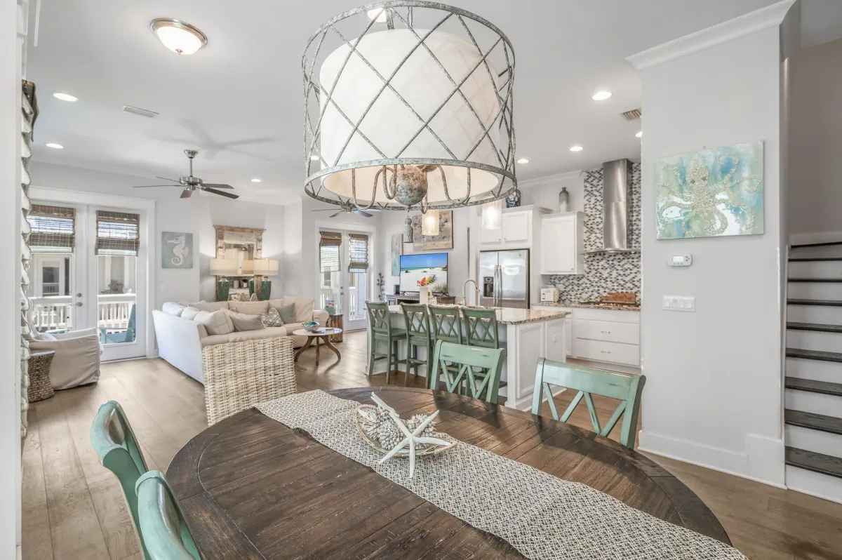 Spacious, open floorplan at Ivybridge