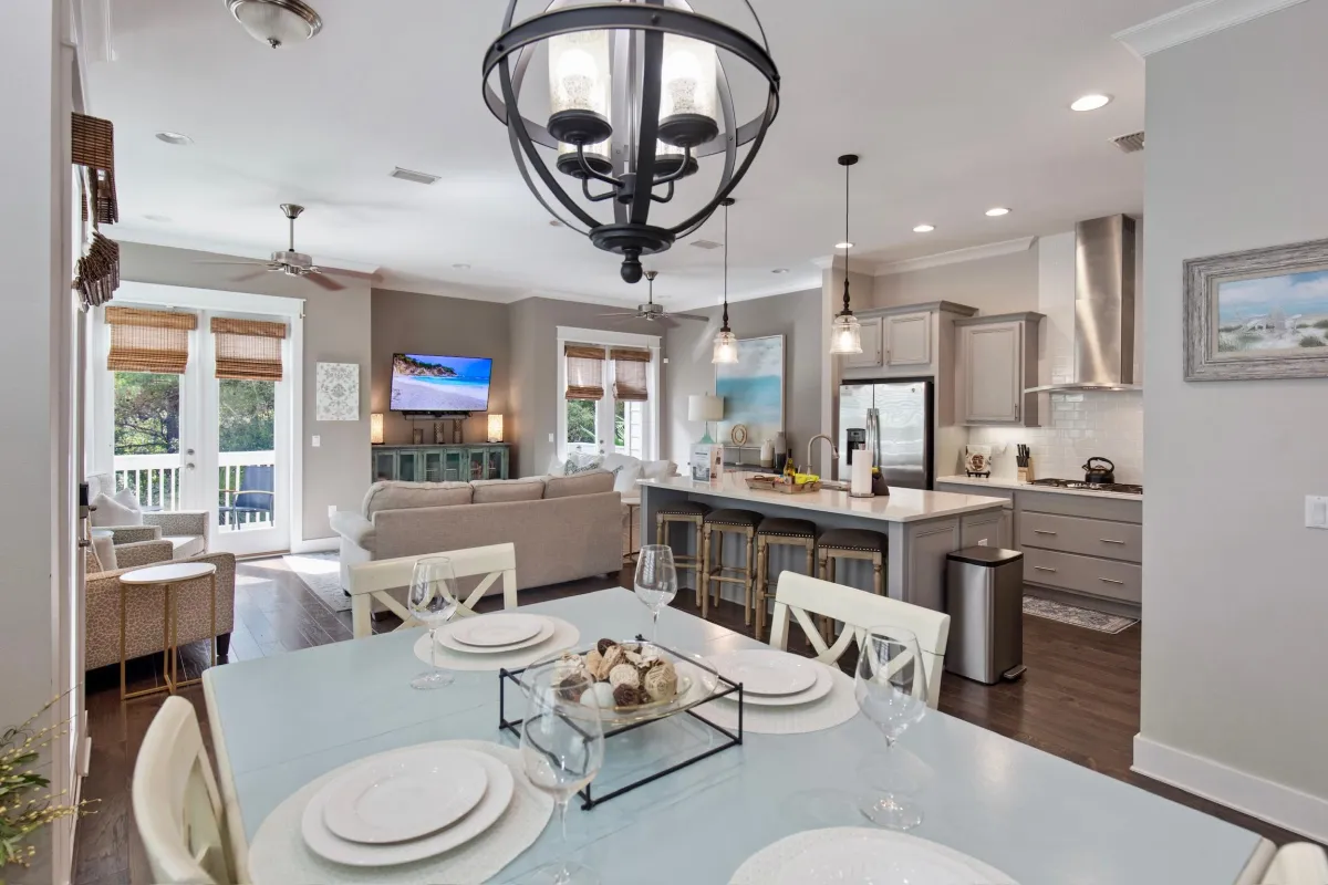 Spacious, open floorplan at Ivybridge