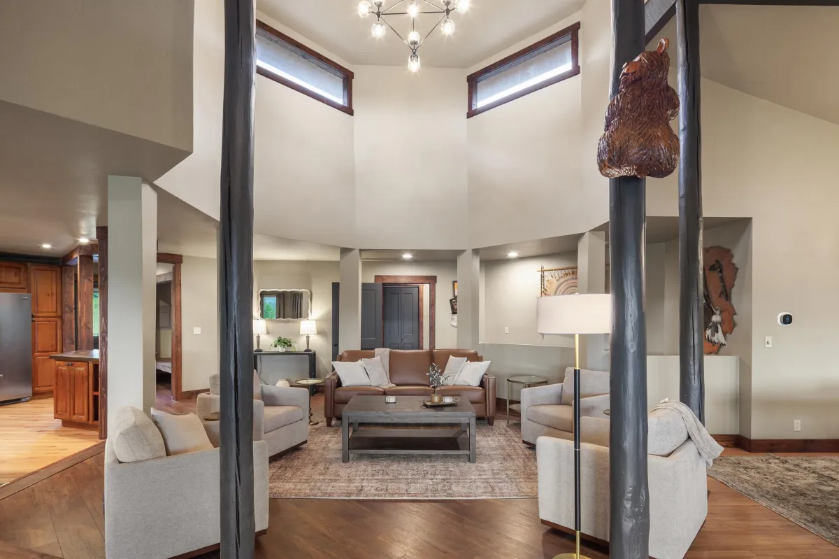 Spacious, open floorplan at Ivybridge