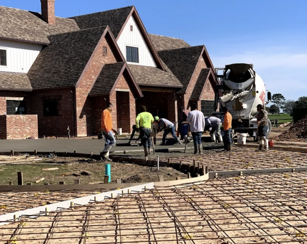Maryland Heights Concrete builds walkways and sidewalks..