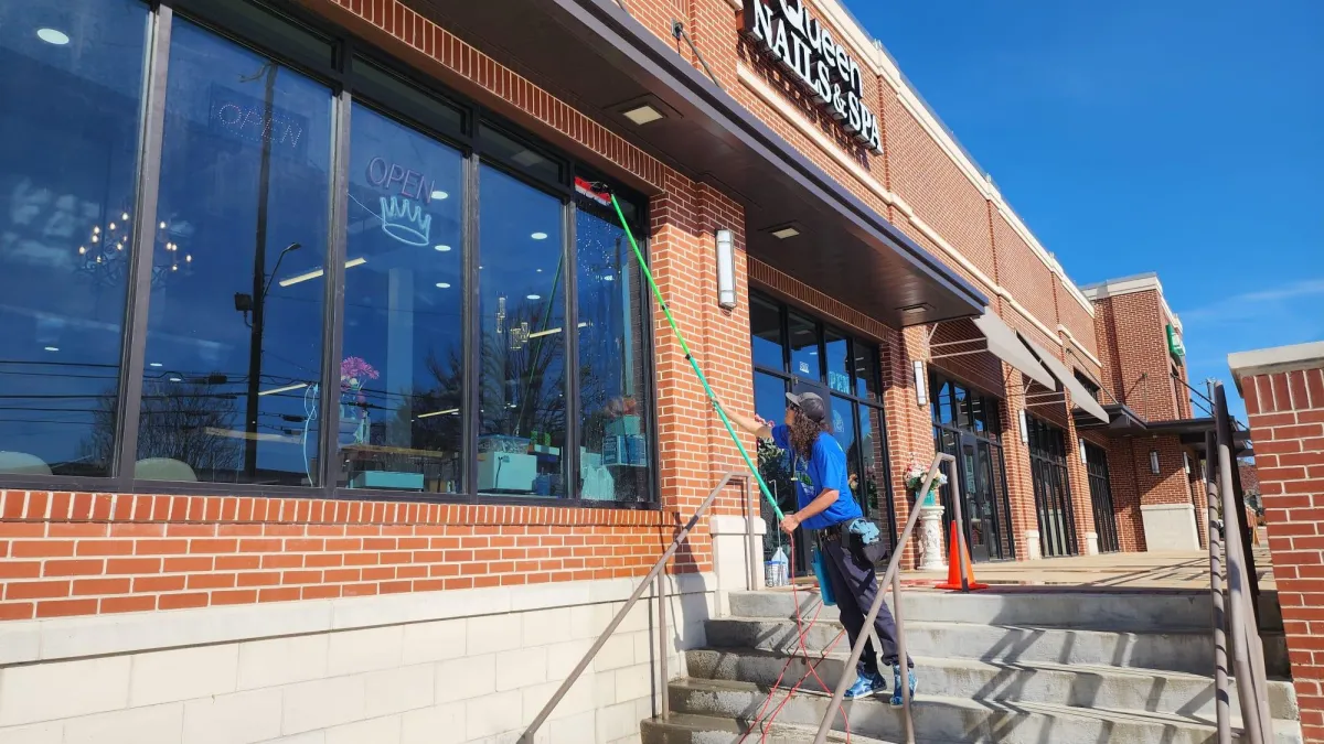 window cleaning Lake Martin, Alabama