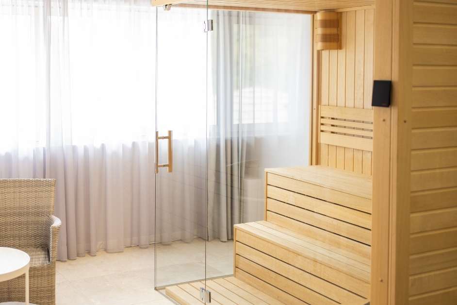 Modern white cedar sauna glass panel Richmond