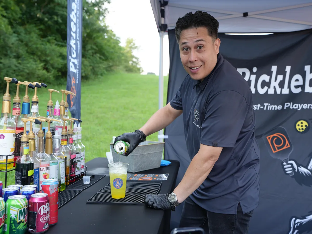 One of Paddle & Pop's mixers crafting a delicious soft drink