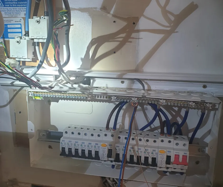 Full House Rewires Hampshire Electrician Simon Bowers