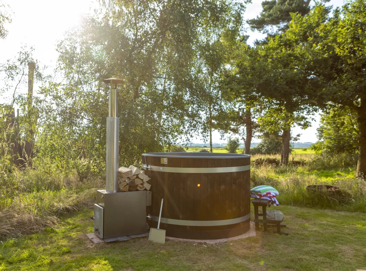 hot tub at stargazer glamping