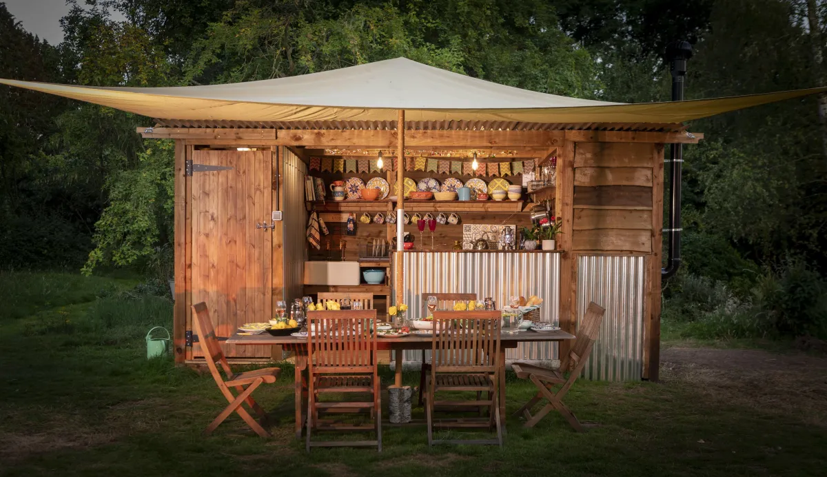 luxury outdoor kitchen, bespoke outdoor glamong kitchen, stargazer glamping, luxury glamping, sheridan brown