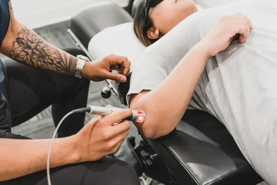 Class IV cold laser procedure supporting rehabilitation programs in Vancouver and nearby areas.