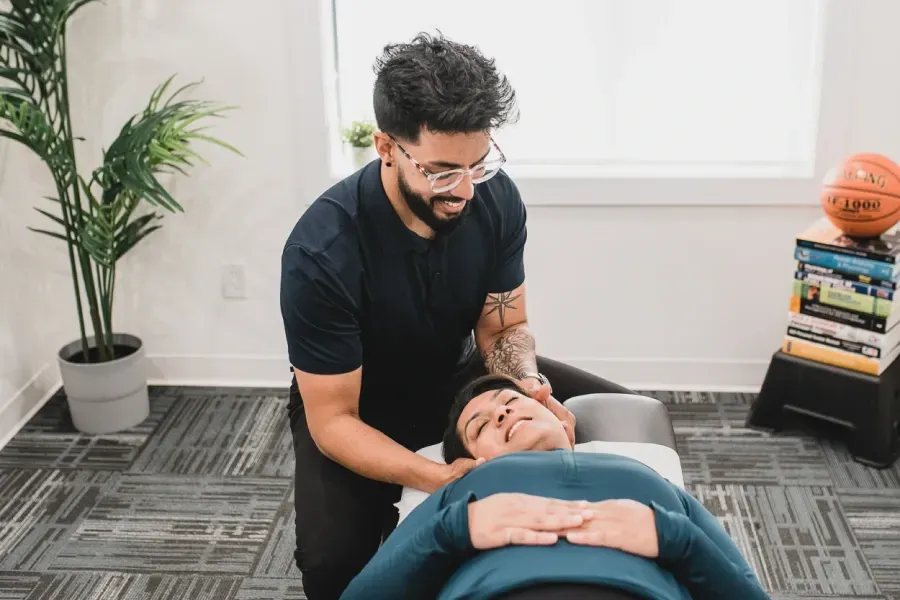 Chiropractic care services in Vancouver, Surrey & Langley