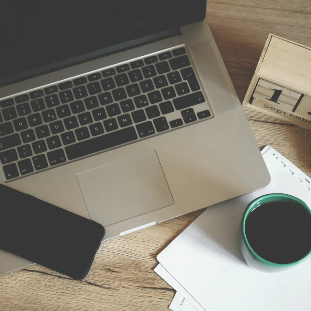 laptopand coffee day to day admin