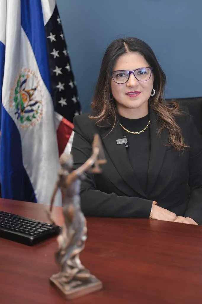 abogada salvadoreña