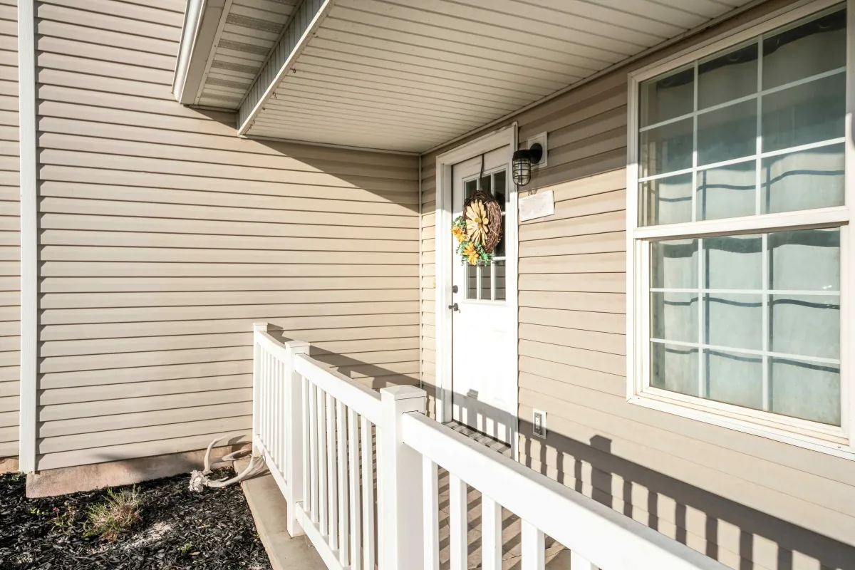 Vinyl Fence installation