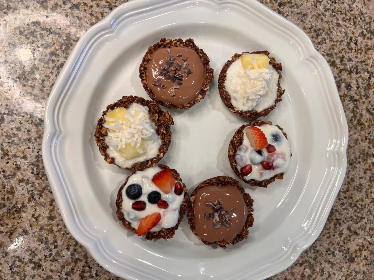 Granola Cups with Yogurt