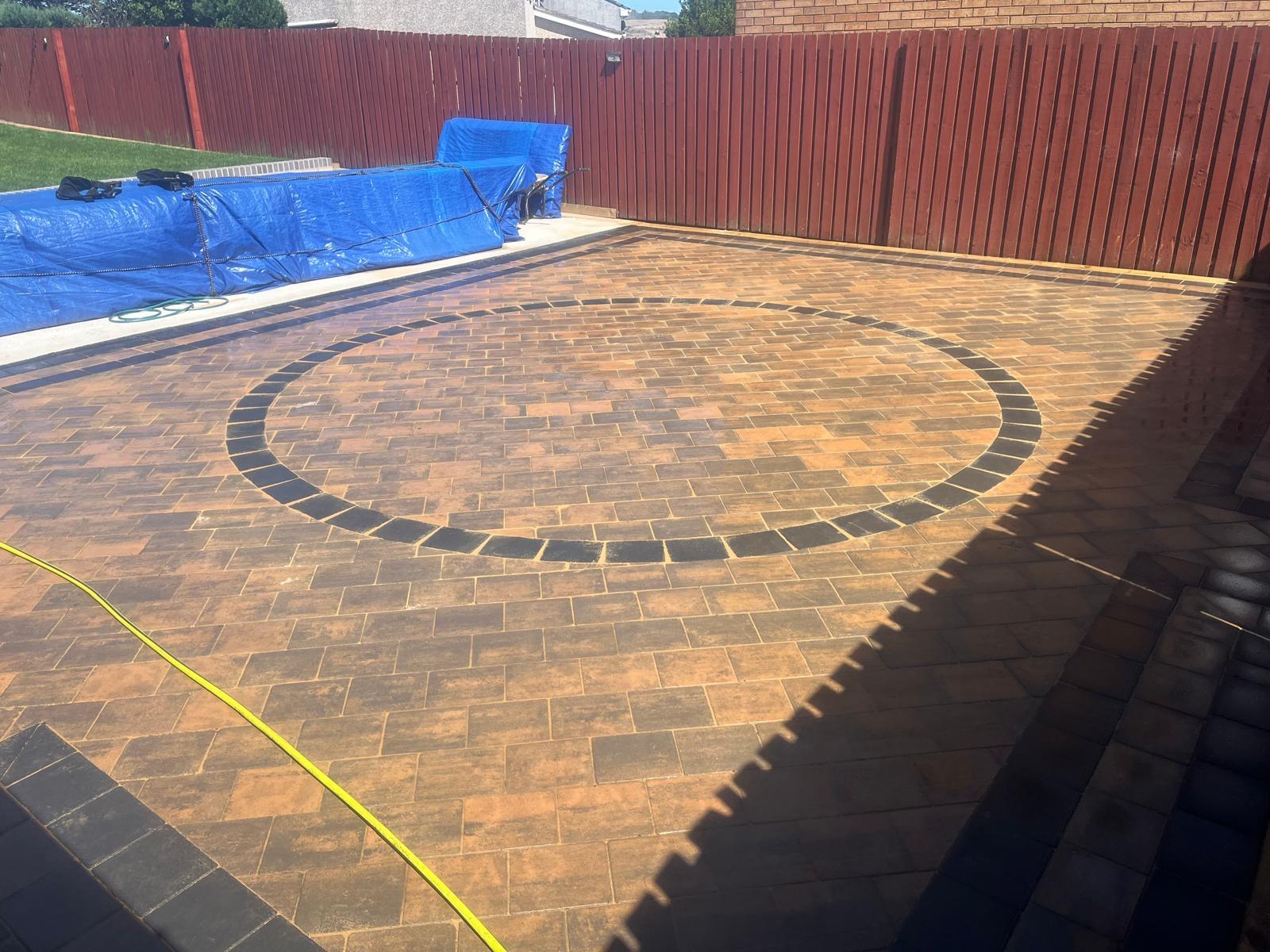 Construction company Oxford - BuildWell Oxford team working on a house extension