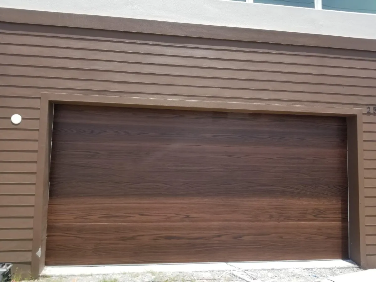 Sebring garage door