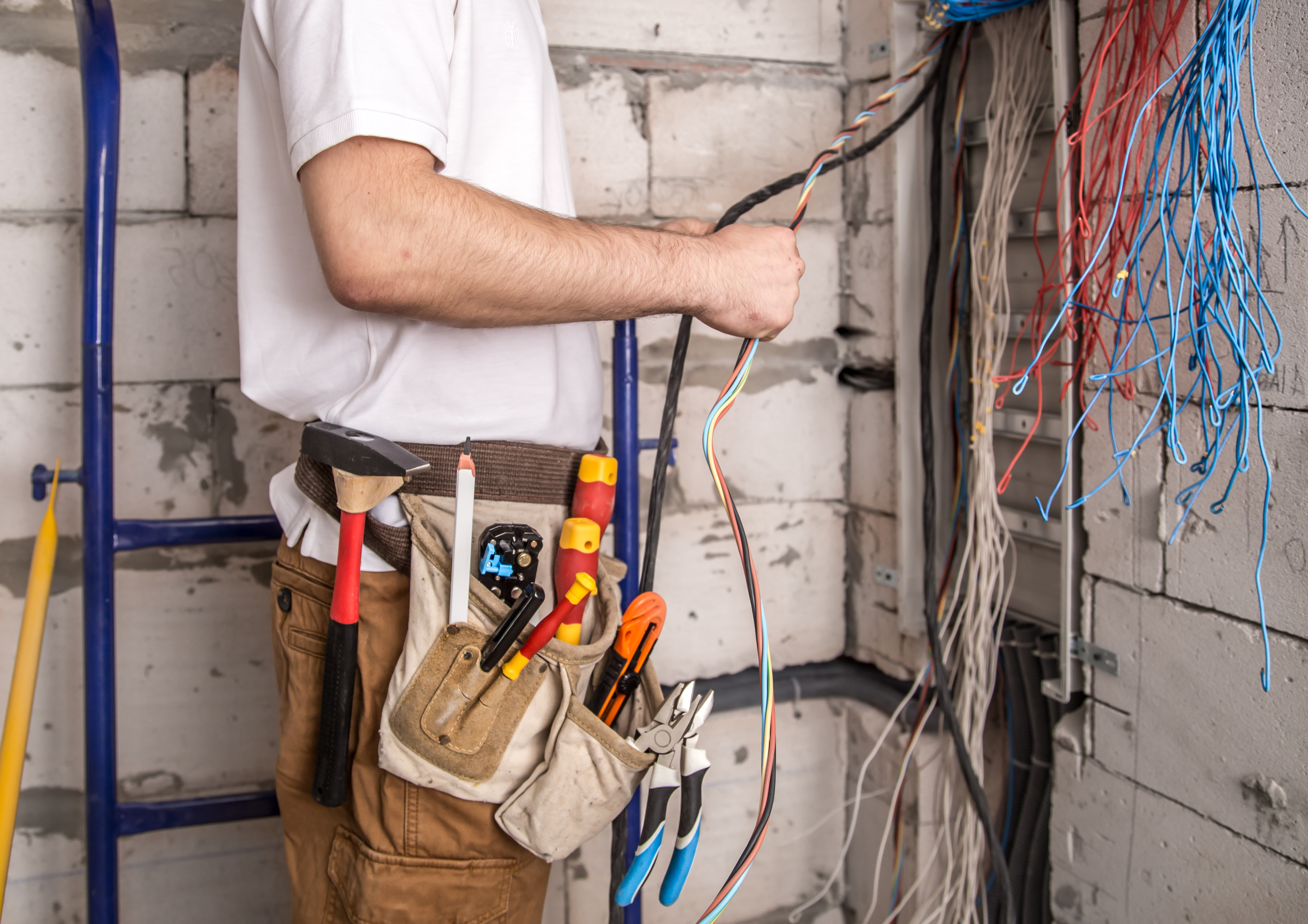 eleent electrician rewiring  fuse boad