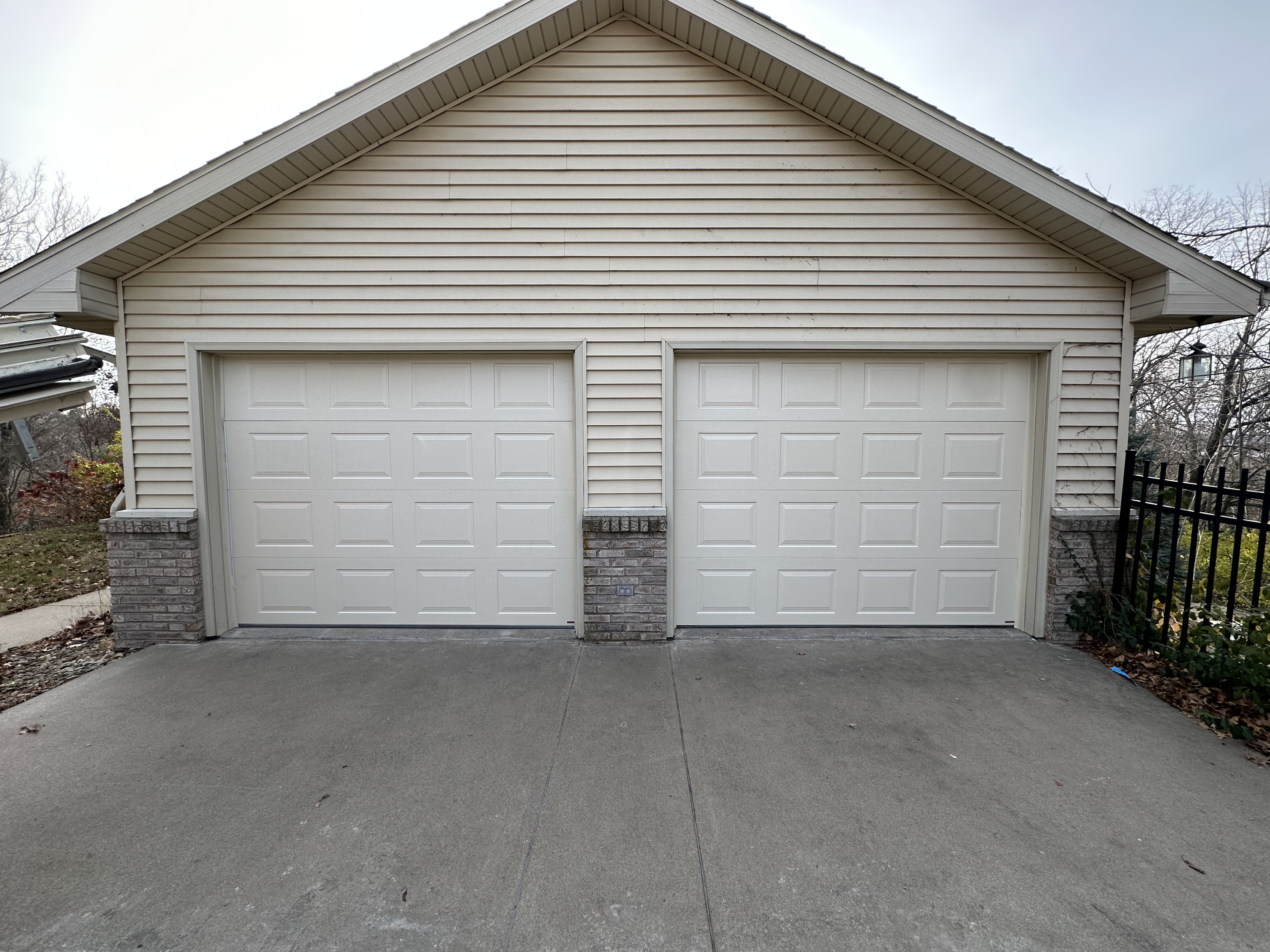 Garage Door Maintenance Lincoln IL